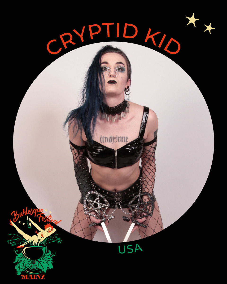 Coco Charnelle – Burlesque Performer from France