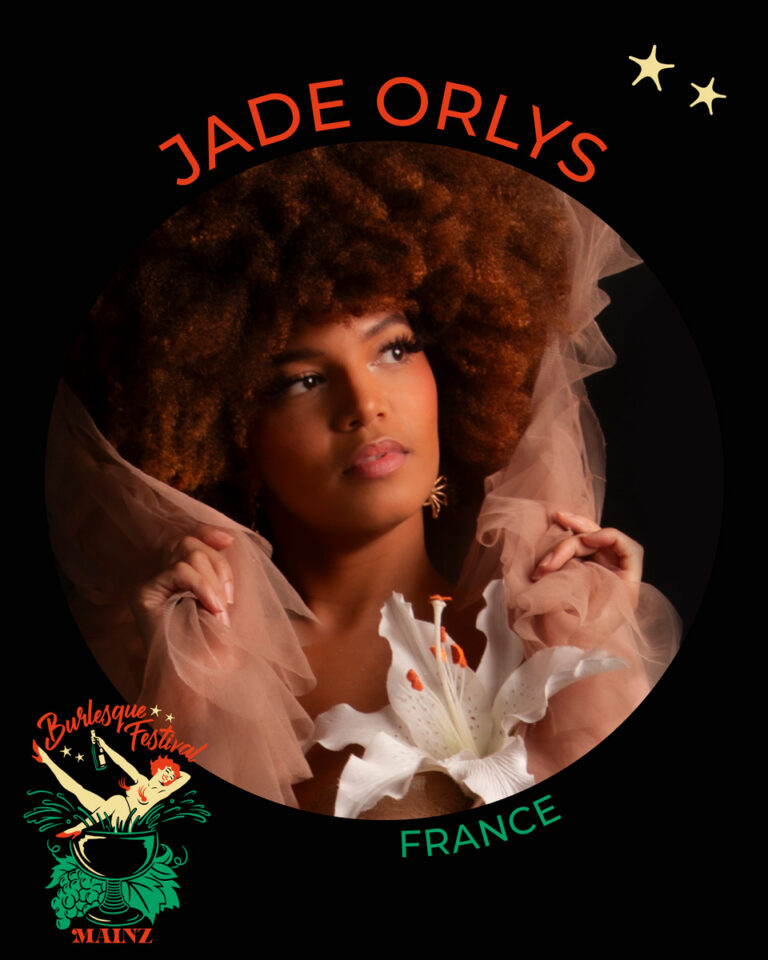 Jade Orlys – Burlesque Performer – France